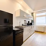 Urban Loft - 180 Skyline Balkon - 2 Sz - Hbf